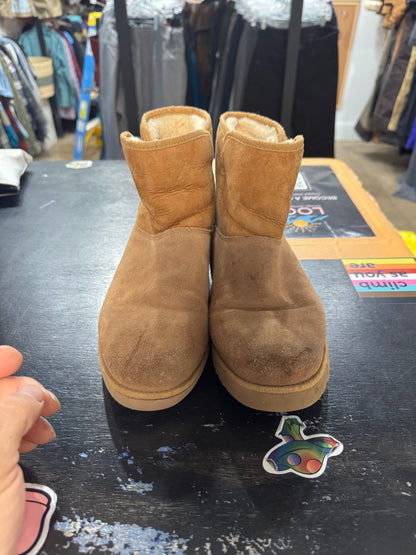 UGG Boots Unknown Beige