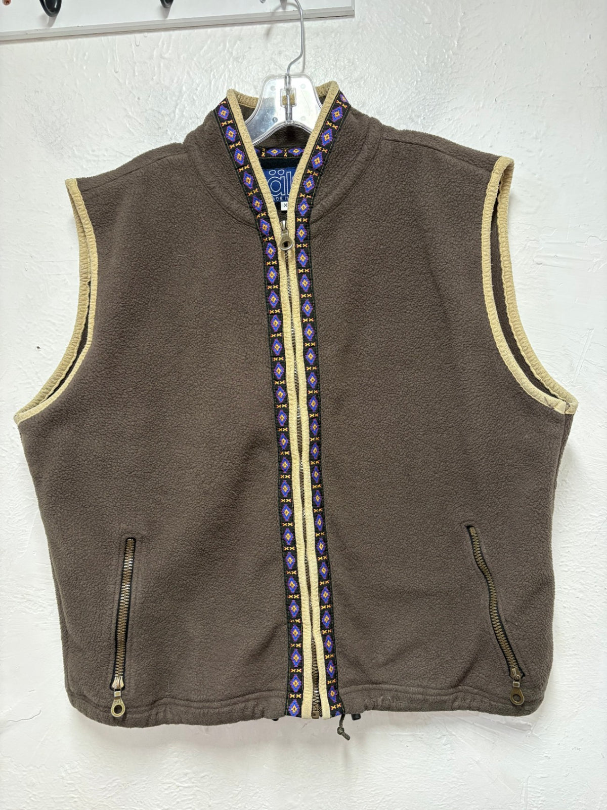 Älf Vest XL Brown with beige trim and multicolor patterned tape